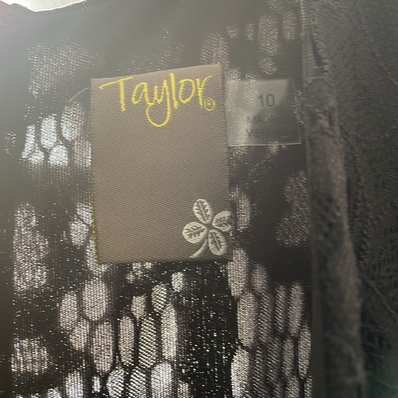 Taylor lace overlay dress - Picture 2 of 5